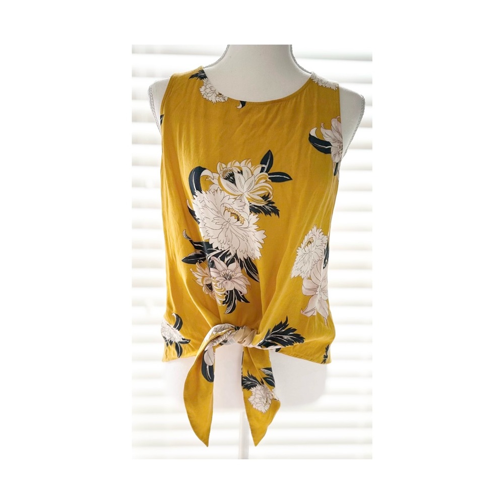 💛 Beautiful Loft Tank 💛